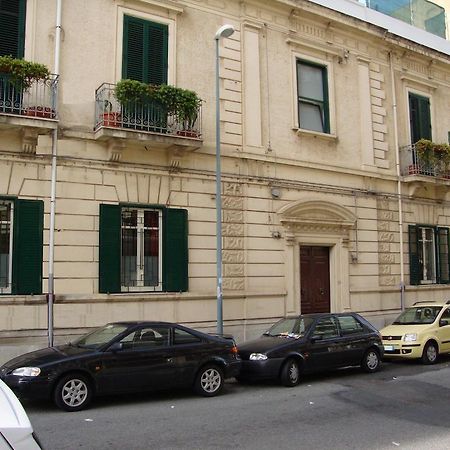La Maison Des Livres Reggio di Calabria Luaran gambar