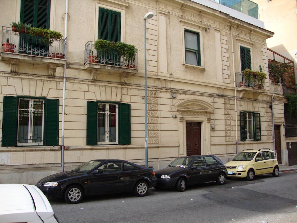 La Maison Des Livres Reggio di Calabria Luaran gambar